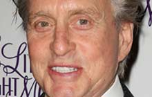 Michael Douglas braucht „Hilfsmittel” beim Sex