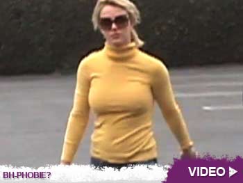 Video – Britney Spears ist mal wieder ohne BH unterwegs