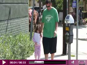 Video – Adam Sandler versucht sich als Super-Dad