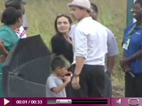 Video – Brad Pitt und Angelina Jolies schlauer Sohn