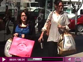 Video – Katie Holmes ist ein Billig-Shopper